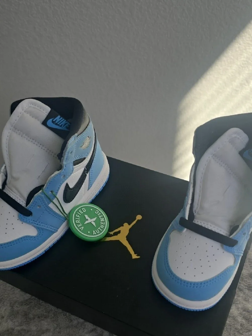 Nike Kids' Air Jordan 1 Mid - White, Light Blue & Black
